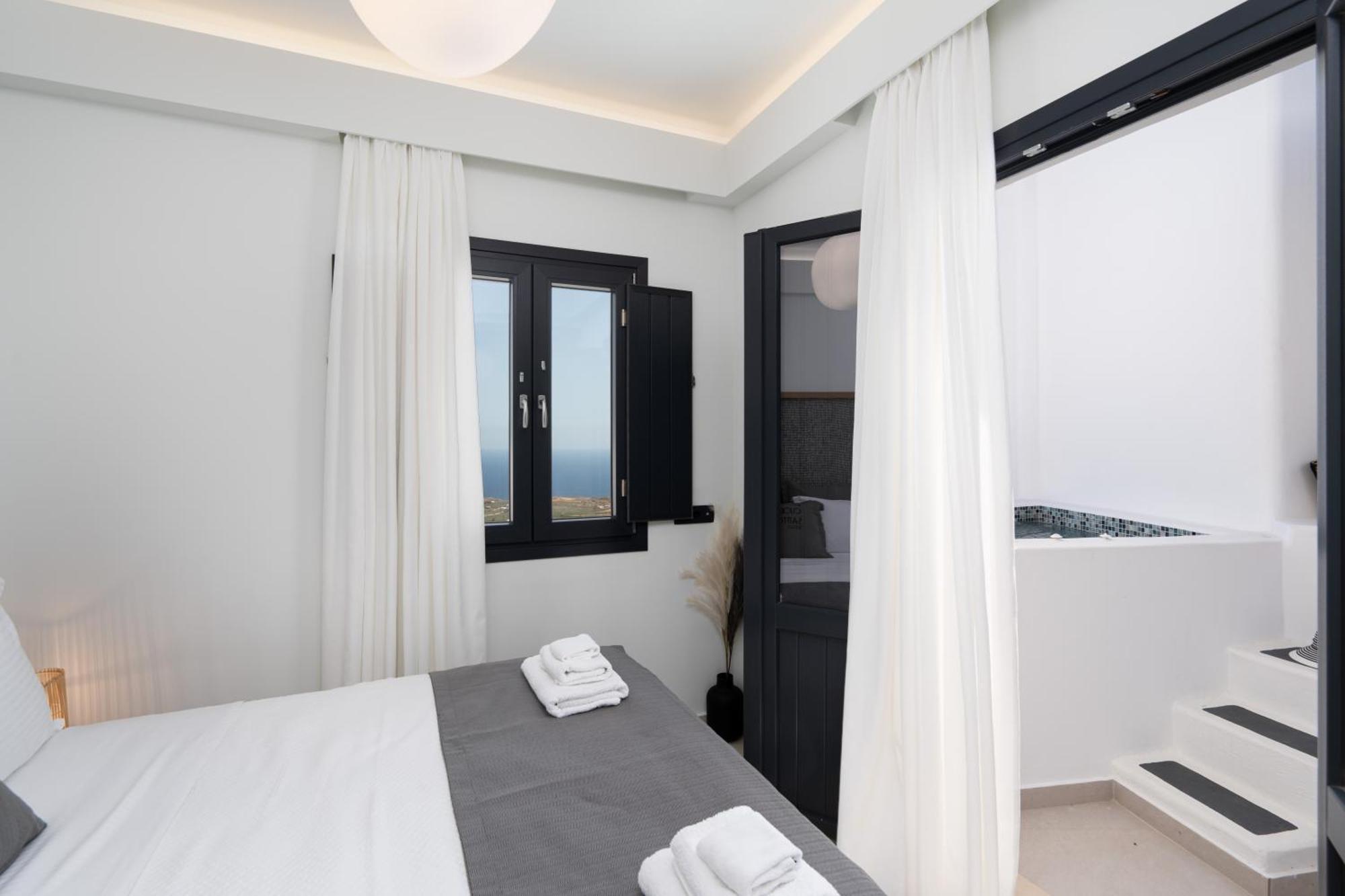 Cuore Santo Suites Fira  Oda fotoğraf