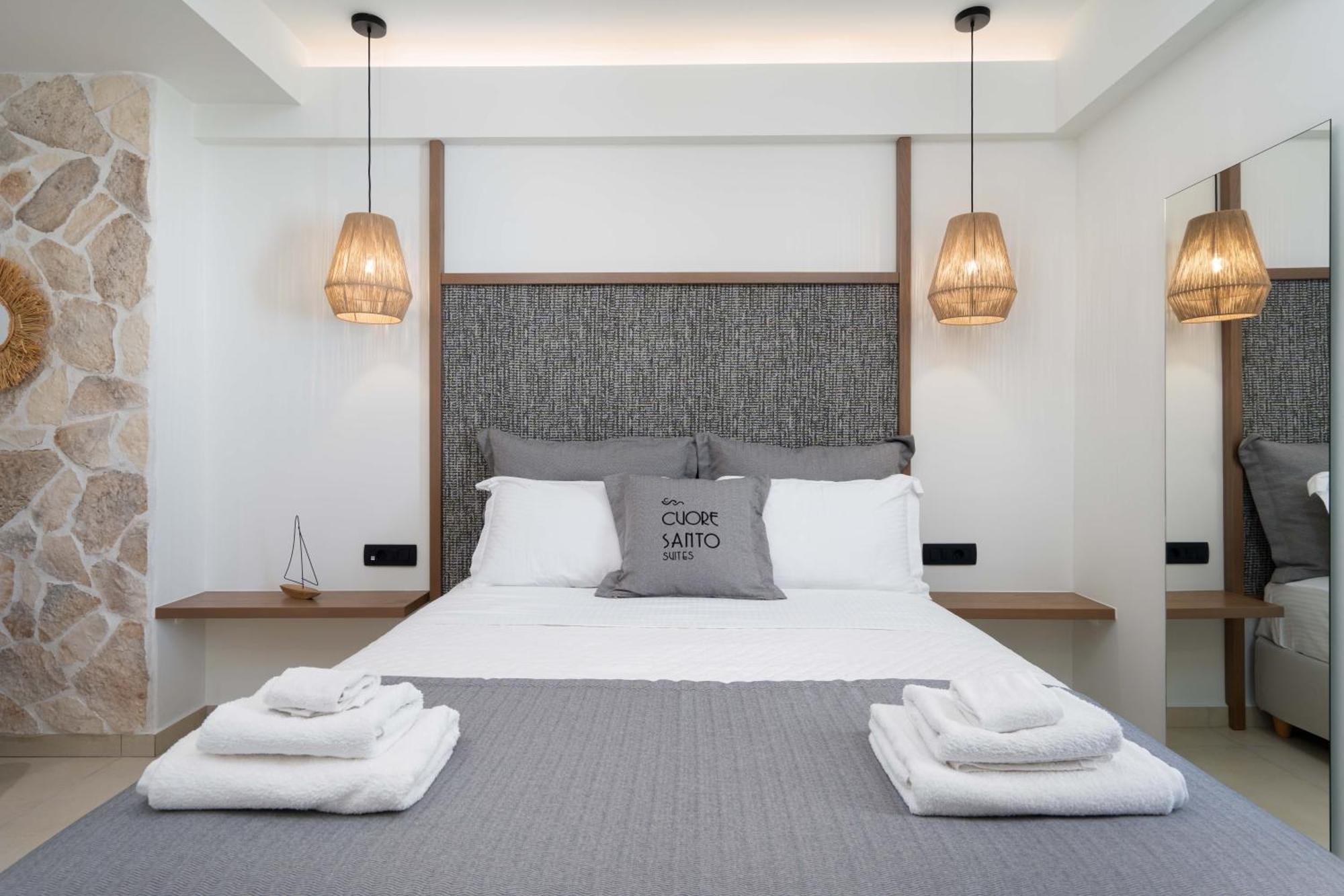 Cuore Santo Suites Fira  Oda fotoğraf